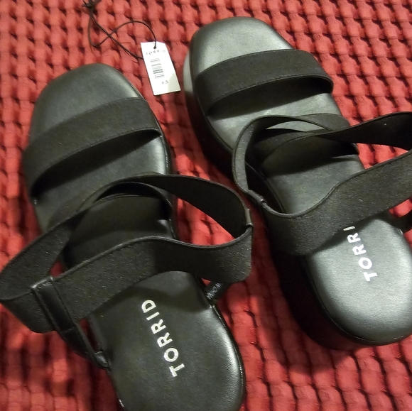 NWOT Torrid Strappy Flatform shoes sz. 6.5w - Picture 3 of 5